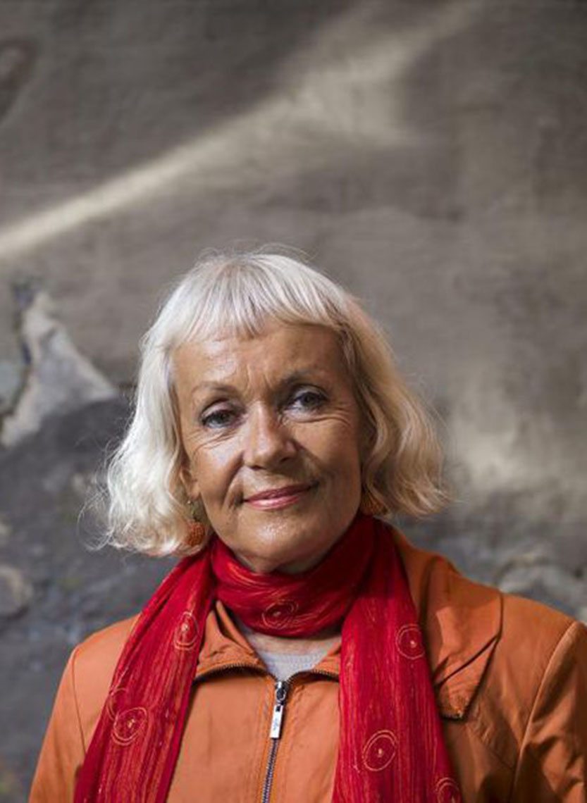 Monika Zgustova, novelista del exilio y traductora de Kundera, viene a ciclo UC