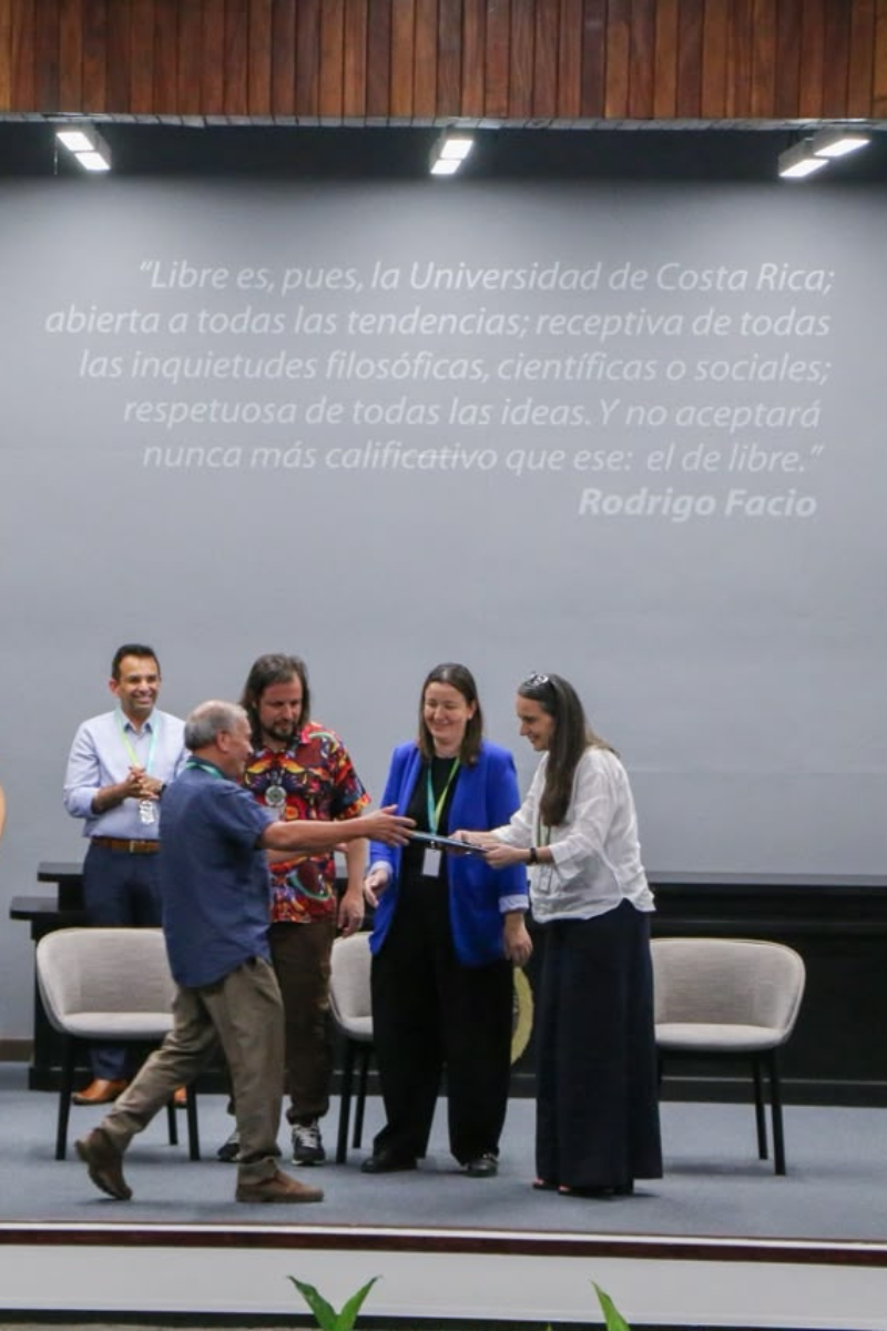 Waldo Bustamante recibe el PLEA Lifetime Achievement Award 2026